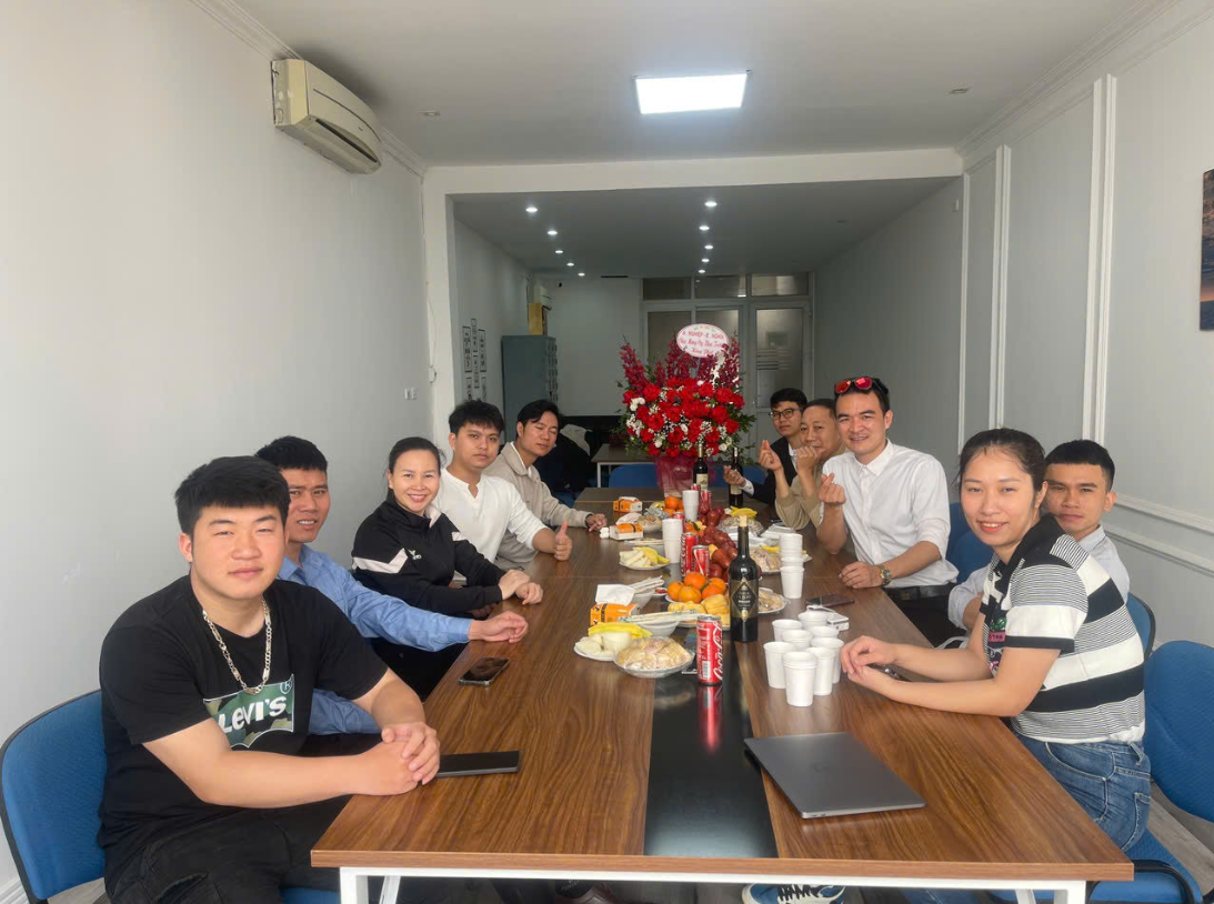 Nhân sự làm việc tại BĐS SHOP LAND